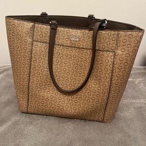GUESS TOTE